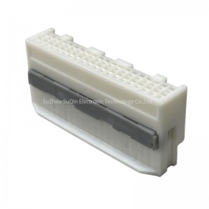 MG655708 Female Natural automotive wire to wire connectors 40 Pin