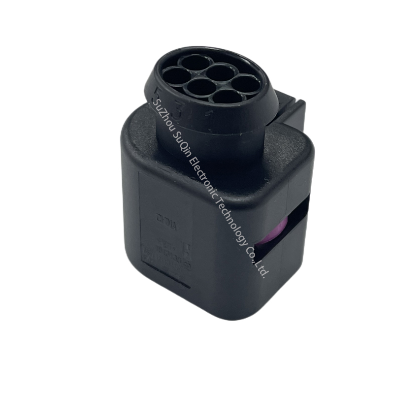 Housing for Female Terminals 6 pin sealed plug black female connector 1813139-1