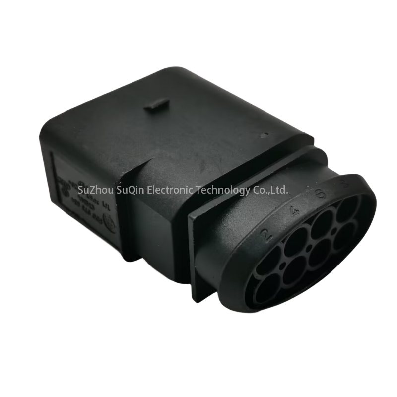 8D097383—8 Pin Sealed Male Connector