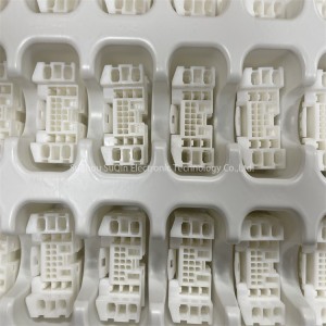 24 pin female electrical automotive wire harness connector 2005327-1